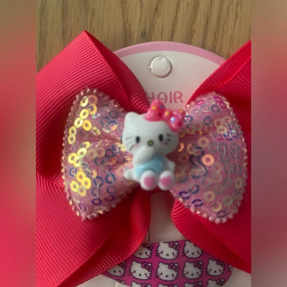🆕 Hello Kitty Hair Bow + Hair Clips 🆕
